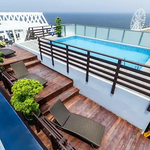 3* Hotel Microtel By Wyndham Mall Of